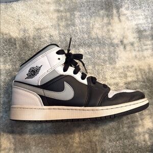 Jordan Black and White Sneakers Classic High-Top Design
